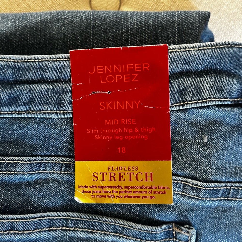 NWT - Jennifer Lopez Blue Skinny Jeans with Stretch Denim
